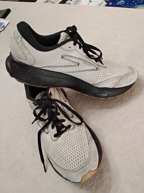 Brooks Ghost 16 Men's Size 11 Neutral Running Shoes